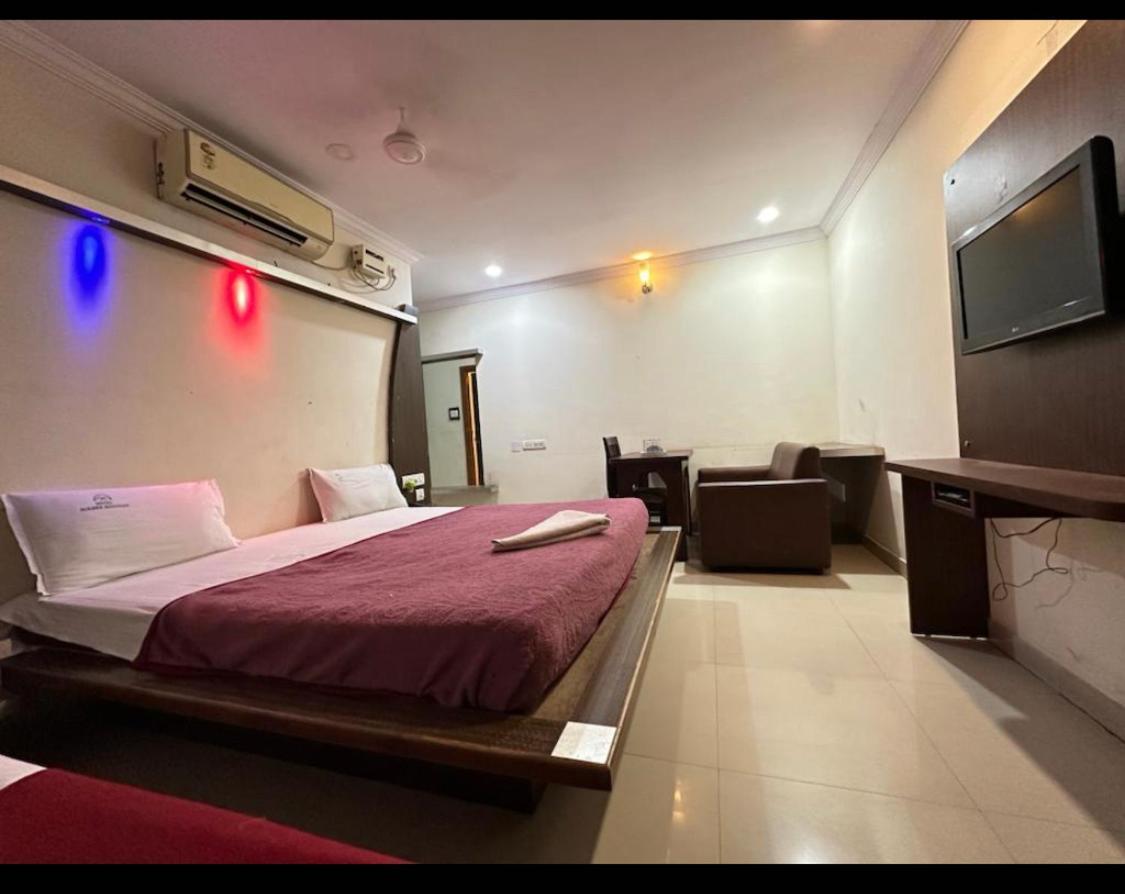 Siddi Vinayaka Hotel Hyderabad Bagian luar foto