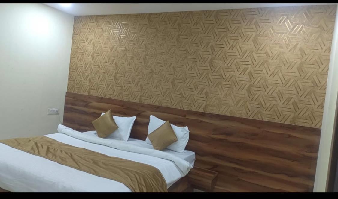Siddi Vinayaka Hotel Hyderabad Bagian luar foto