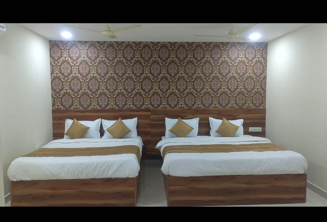 Siddi Vinayaka Hotel Hyderabad Bagian luar foto
