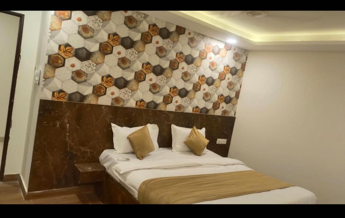 Siddi Vinayaka Hotel Hyderabad Bagian luar foto